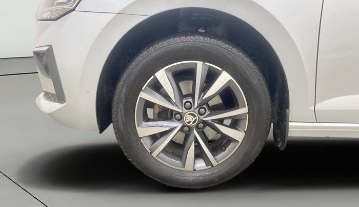 2023 Skoda SLAVIA STYLE 1.0L TSI MT, Petrol, Manual, 17,644 km, Left Front Wheel