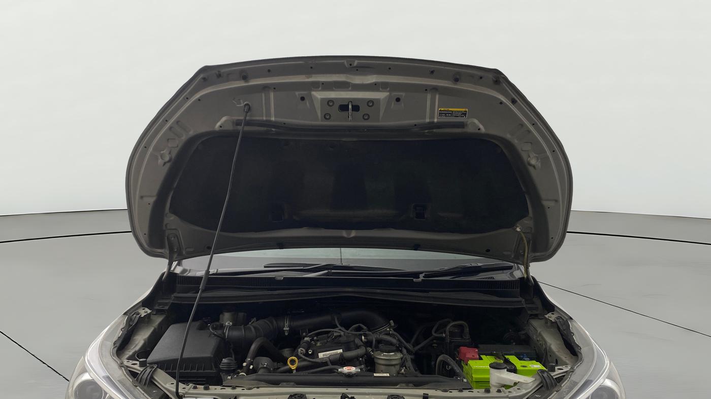 2022 Toyota Innova Crysta 2.7 ZX AT 7 STR, Petrol, Automatic, 32,464 km, Open Bonet