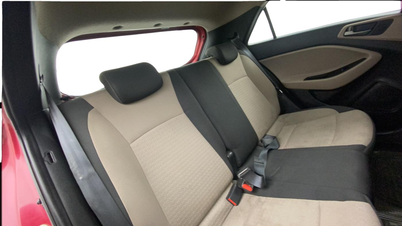 2017 Hyundai Elite i20 ASTA 1.2 (O), Petrol, Manual, 65,720 km, Right Side Rear Door Cabin