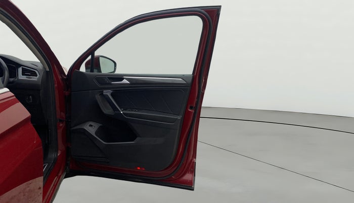 2020 Volkswagen TIGUAN ALL SPACE 2.0 TSI, Petrol, Automatic, 57,013 km, RHS Front Door