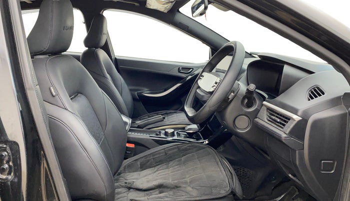 2024 Tata NEXON Fearless Plus S 1.2 Revotron 7DCA Dark Edition, Petrol, Automatic, 37,551 km, Right Side Front Door Cabin