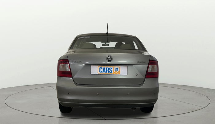 2014 Skoda Rapid AMBITION 1.6 MPI MT PLUS, Petrol, Manual, 61,039 km, Back/Rear