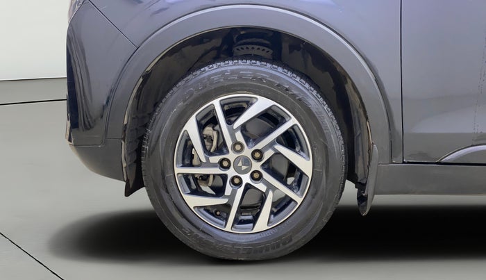 2023 Mahindra XUV300 W8 (O) 1.2 PETROL AMT, Petrol, Automatic, 23,516 km, Left Front Wheel