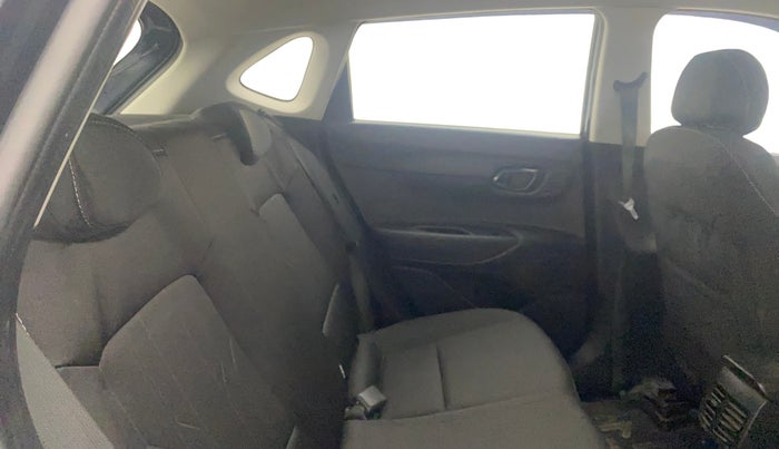 2022 Hyundai NEW I20 SPORTZ 1.2 MT, Petrol, Manual, 61,273 km, Right Side Rear Door Cabin