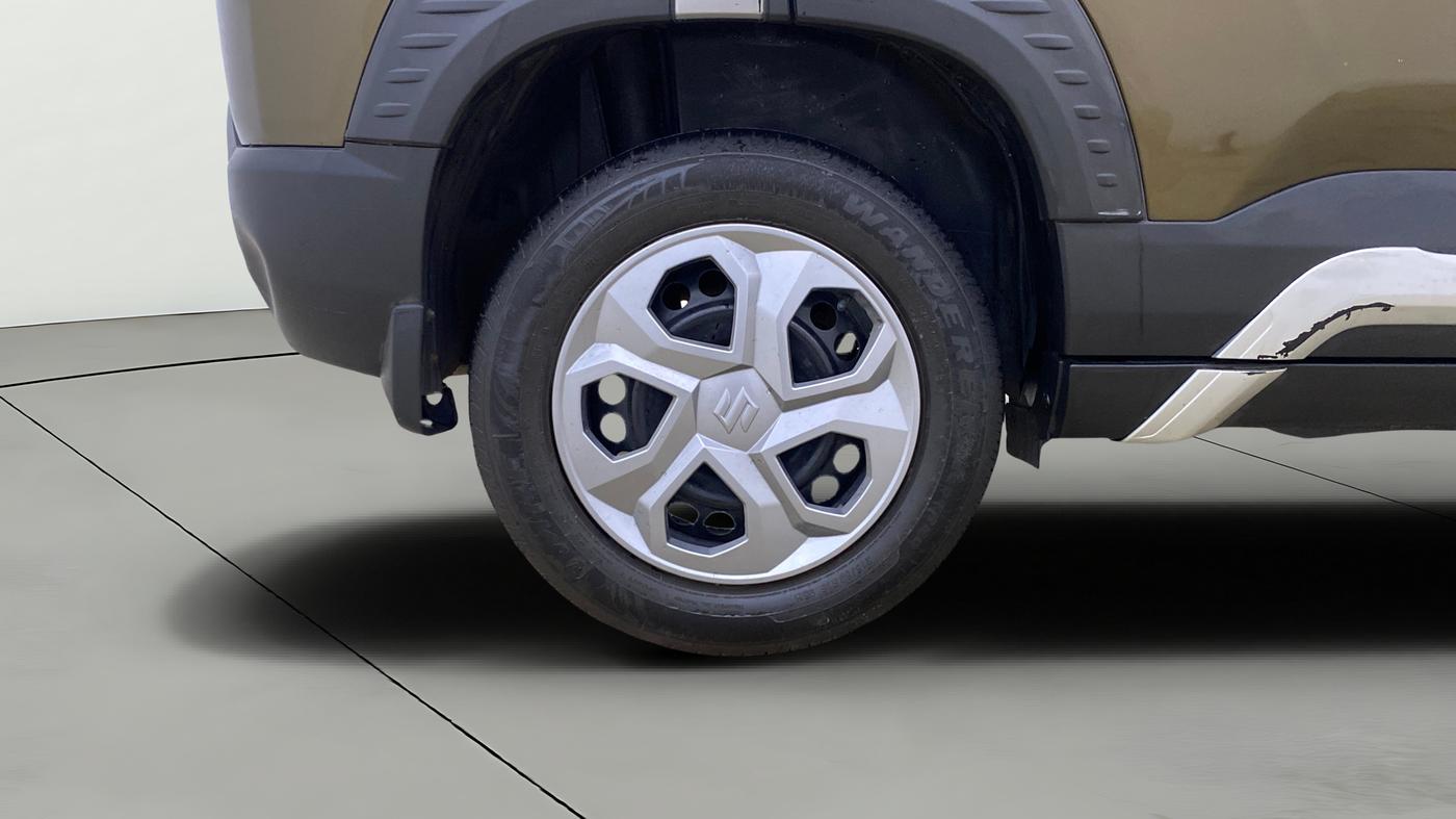 2024 Maruti BREZZA VXI AT SMART HYBRID, Petrol, Automatic, 27,089 km, Right Rear Wheel