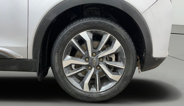 2021 Mahindra XUV300 W8 (O) 1.5 DIESEL, Diesel, Manual, 74,257 km, Right Front Wheel