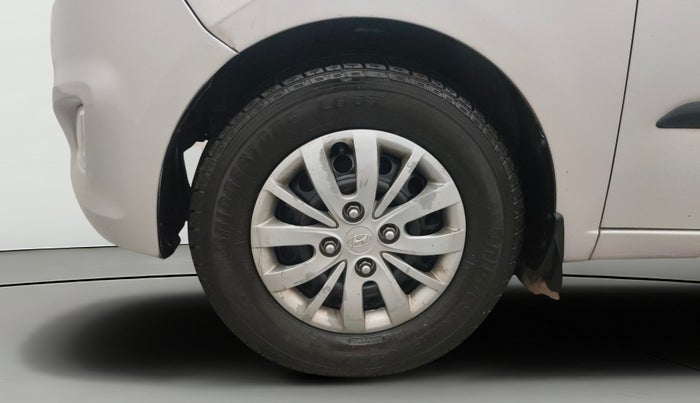 2014 Hyundai i10 SPORTZ 1.1, CNG, Manual, 99,114 km, Left Front Wheel