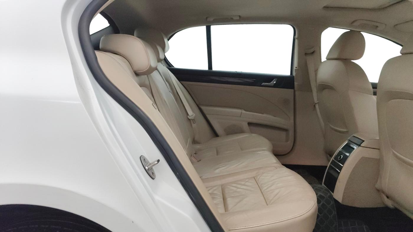 2013 Skoda Superb ELEGANCE 2.0 TDI CR AT, Diesel, Automatic, 68,183 km, Right Side Rear Door Cabin
