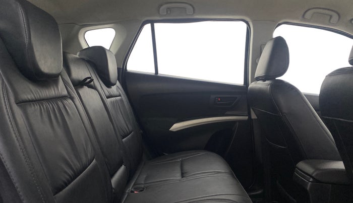 2015 Maruti S Cross DELTA 1.6, Diesel, Manual, 94,957 km, Right Side Rear Door Cabin