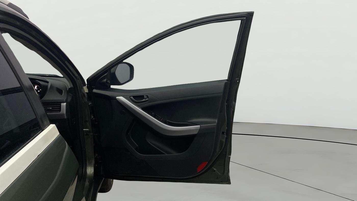 2021 Tata NEXON XMA SUNROOF PETROL, Petrol, Automatic, 45,261 km, RHS Front Door