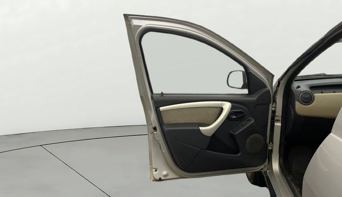 2013 Renault Duster RXL PETROL, Petrol, Manual, 1,35,055 km, LHS Front Door