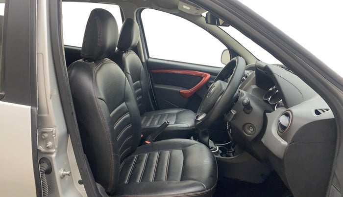 2017 Renault Duster 85 PS RXS MT DIESEL, Diesel, Manual, 1,00,850 km, Right Side Front Door Cabin