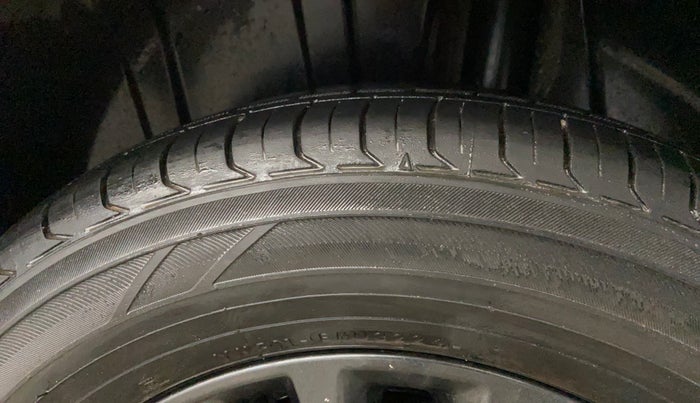2020 Maruti XL6 ZETA AT, Petrol, Automatic, 92,000 km, Left Rear Tyre Tread
