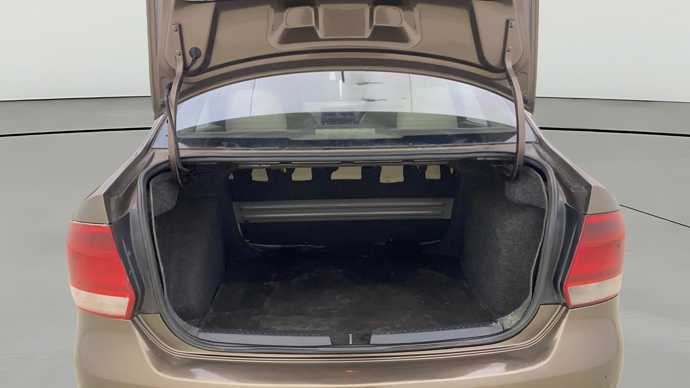 2015 Volkswagen Vento COMFORTLINE 1.6, Petrol, Manual, 1,08,866 km, Boot Open Zoomed View