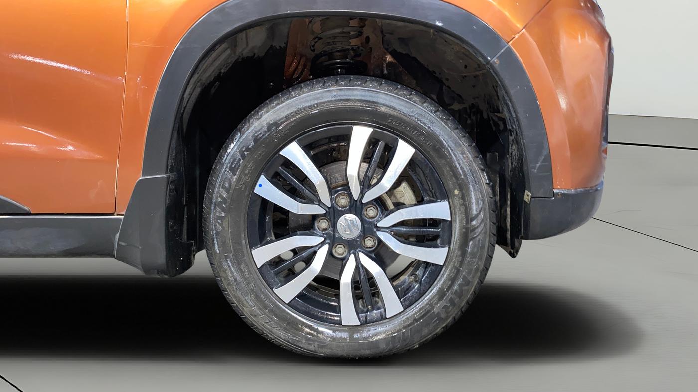 2020 Maruti Vitara Brezza VXI AT SHVS, Petrol, Automatic, 75,835 km, Right Front Wheel