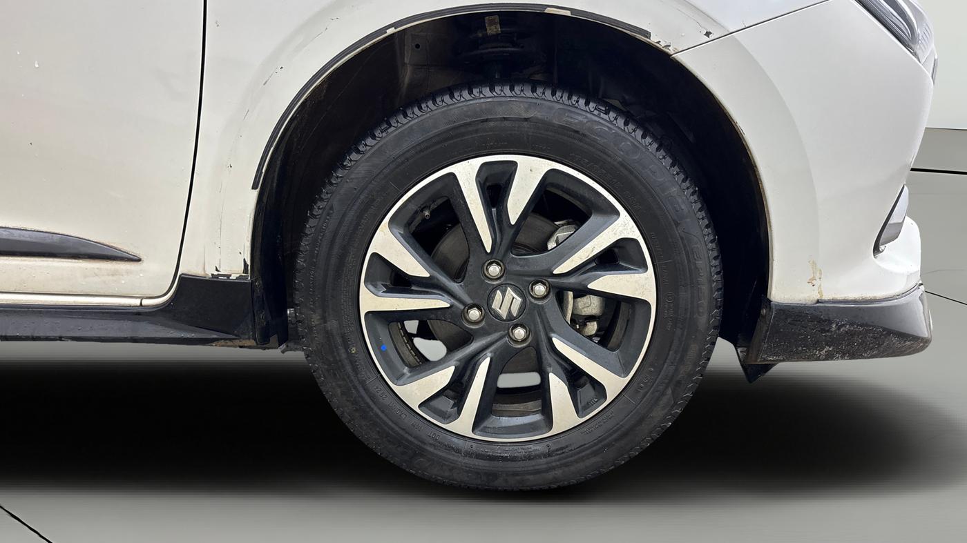 2024 Maruti Swift ZXi Plus, Petrol, Manual, 47,222 km, Right Front Wheel
