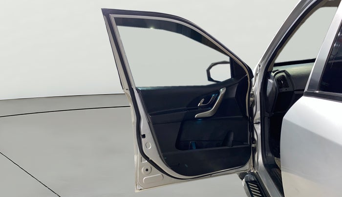 2020 Mahindra XUV500 W7, Diesel, Manual, 43,592 km, LHS Front Door