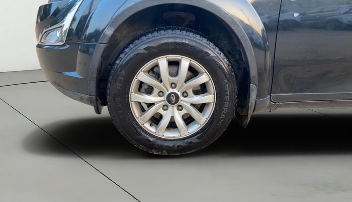2016 Mahindra XUV500 W8, Diesel, Manual, 83,424 km, Left Front Wheel