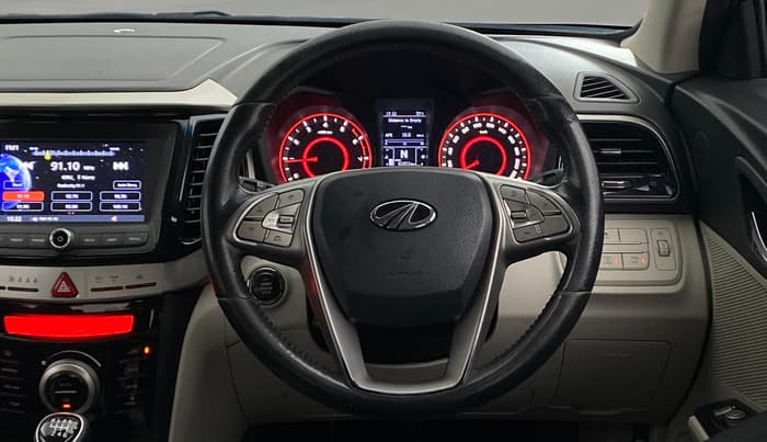 2019 Mahindra XUV300 W8 (O) 1.2 PETROL, Petrol, Manual, 82,849 km, Steering Wheel Close Up