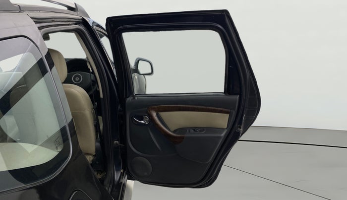 2014 Renault Duster 110 PS RXZ 4X4 MT DIESEL, Diesel, Manual, 1,69,999 km, RHS Rear Door