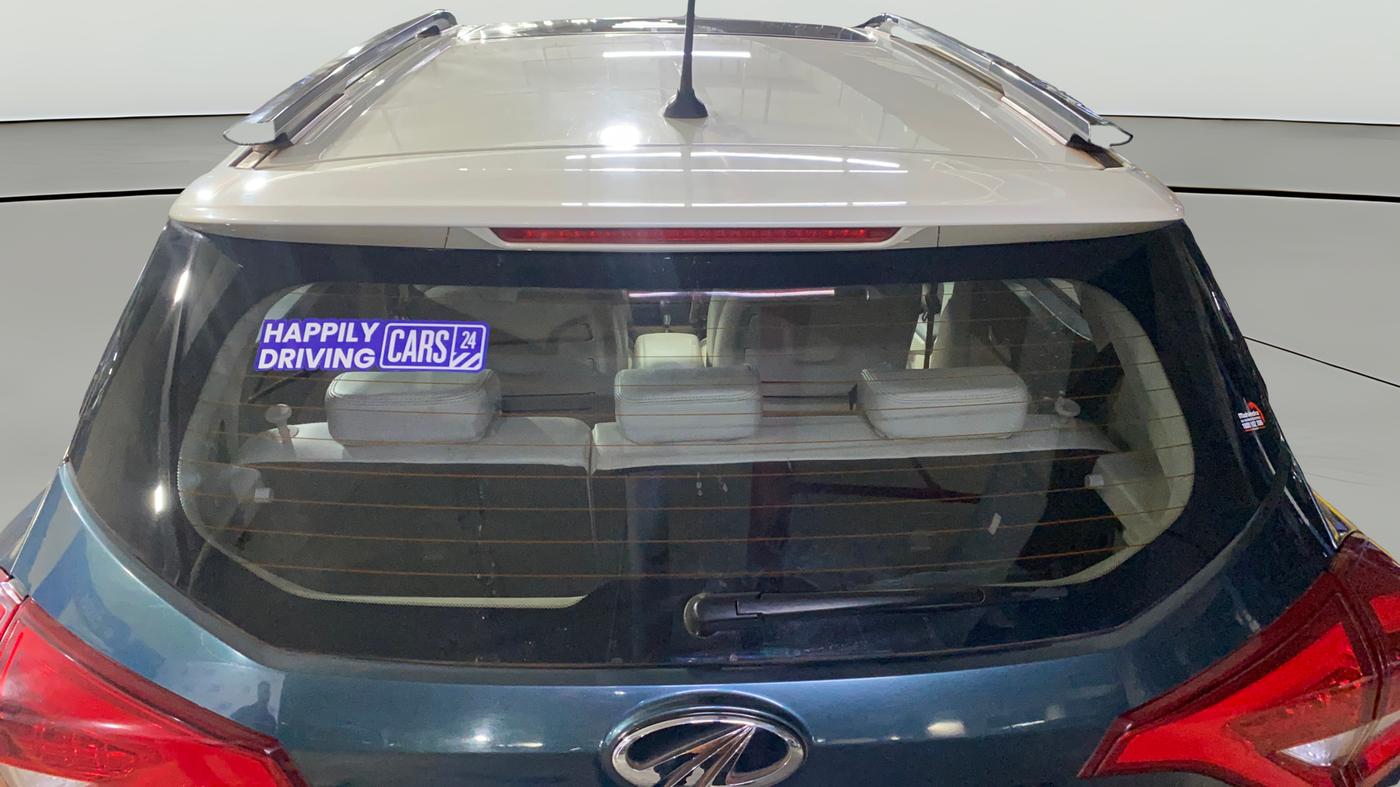 2021 Mahindra XUV300 W8 (O) 1.5 DIESEL AMT DUAL TONE, Diesel, Automatic, 43,432 km, Rear Windshield
