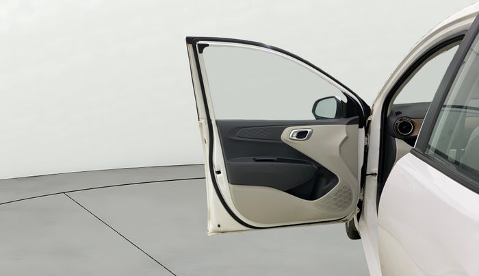 2023 Hyundai AURA SX 1.2 CNG, CNG, Manual, 7,375 km, LHS Front Door