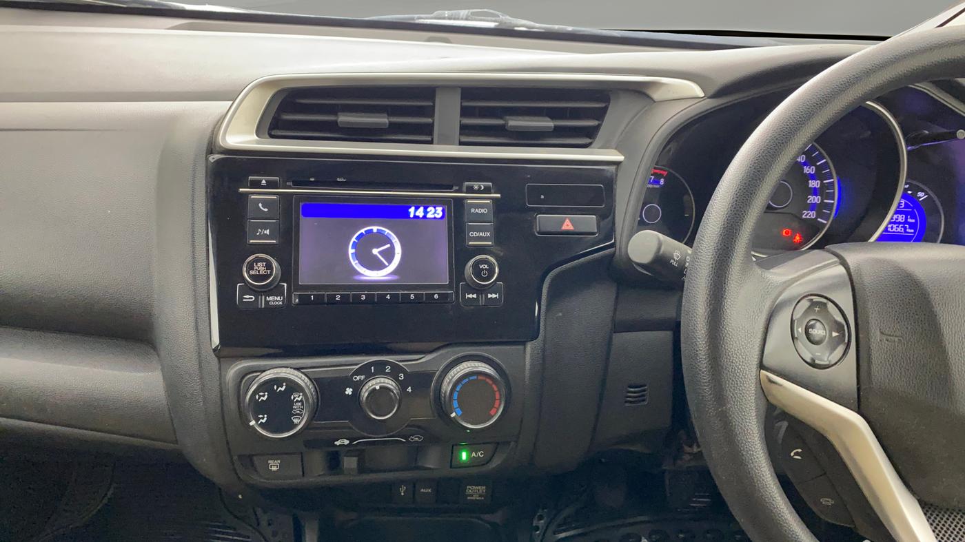 2017 Honda Jazz 1.2L I-VTEC SV, Petrol, Manual, 43,981 km, Air Conditioner
