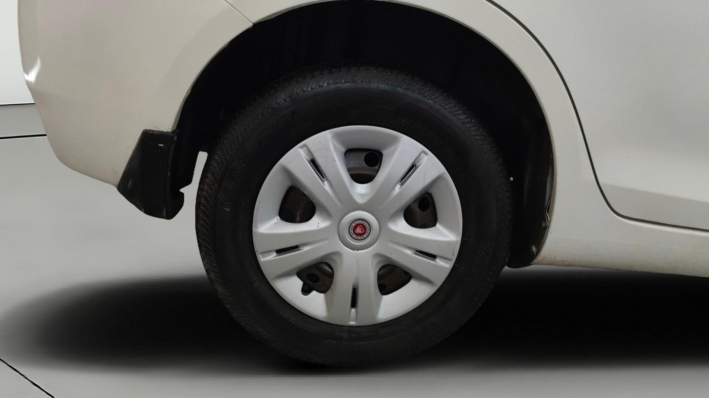 2013 Maruti Swift Dzire VDI, Diesel, Manual, 85,915 km, Right Rear Wheel