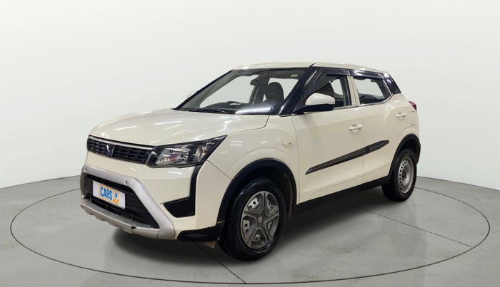 2023 Mahindra XUV300 W4 1.2 PETROL, Petrol, Manual, 8,022 km, Left Front Diagonal