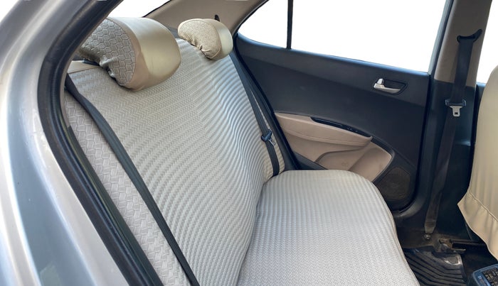 2017 Hyundai Xcent S 1.2, Petrol, Manual, 89,108 km, Right Side Rear Door Cabin