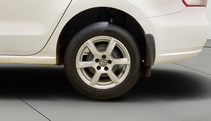2014 Volkswagen Vento HIGHLINE PETROL AT, Petrol, Automatic, 92,803 km, Left Rear Wheel
