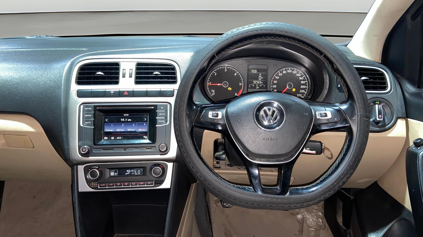 2017 Volkswagen Ameo HIGHLINE PLUS 1.5L 16 ALLOY, Diesel, Manual, 93,656 km, Steering Wheel Close Up