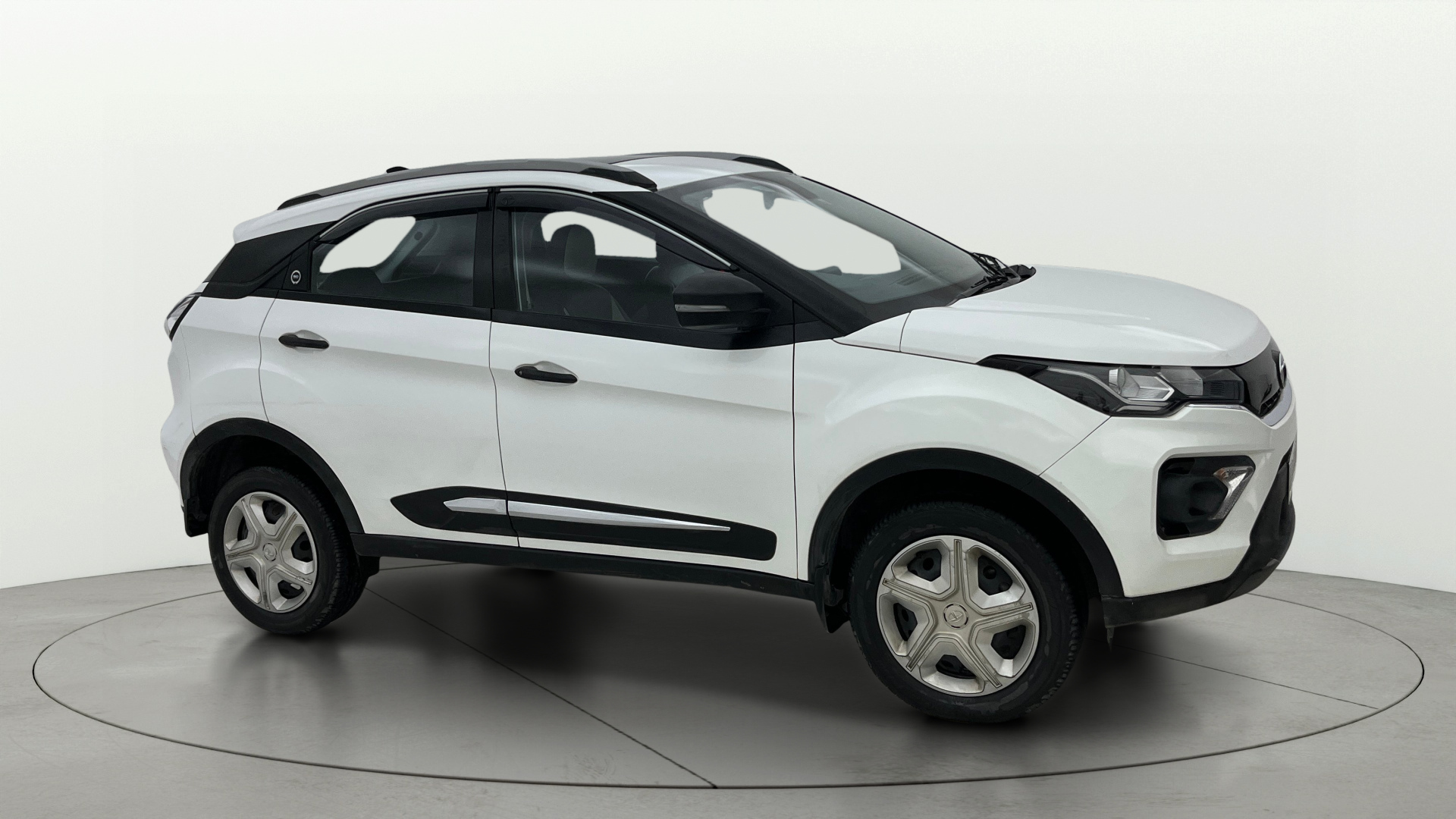 2023 Tata Nexon XMA PLUS SUNROOF PETROL