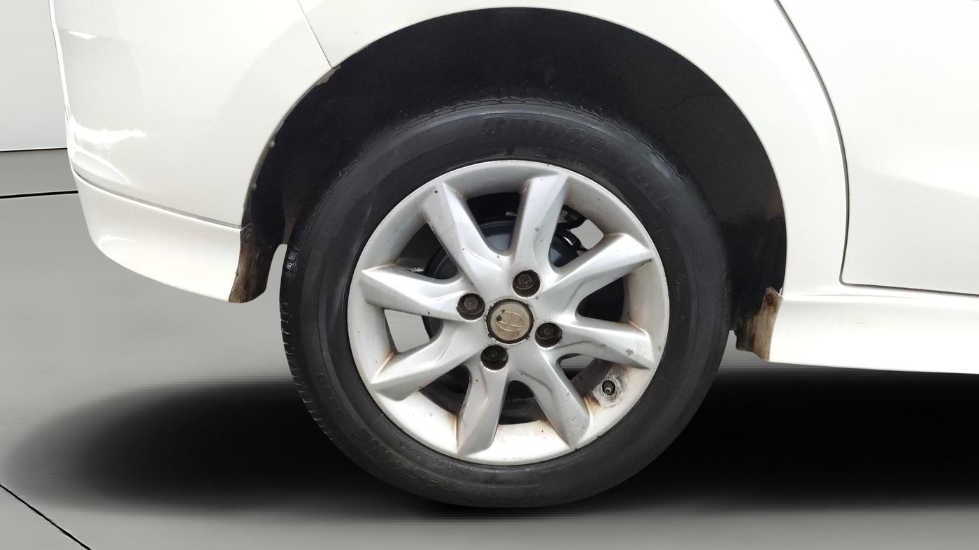 2014 Tata Zest XT PETROL, Petrol, Manual, 1,30,095 km, Right Rear Wheel