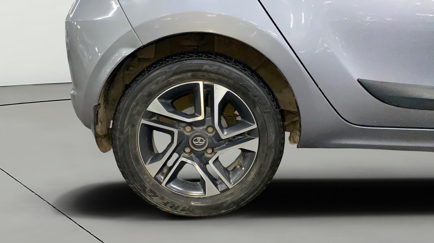 2019 Tata Tiago XZ PLUS PETROL, CNG, Manual, 63,290 km, Right Rear Wheel