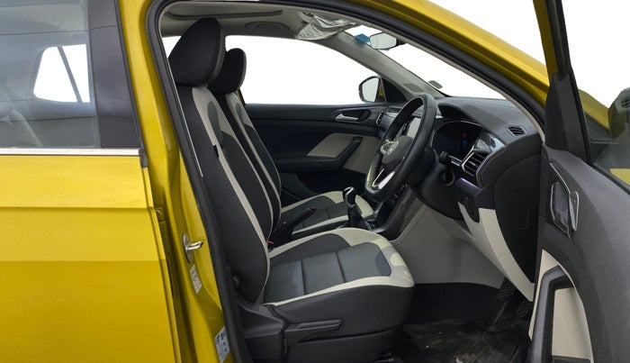 2022 Volkswagen TAIGUN TOPLINE 1.0 TSI MT, Petrol, Manual, 6,611 km, Right Side Front Door Cabin