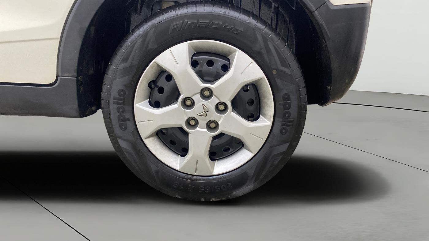 2023 Mahindra XUV300 W6 1.2 PETROL, Petrol, Manual, 25,160 km, Left Rear Wheel