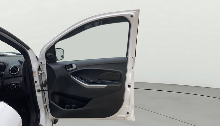 2018 Ford FREESTYLE TREND 1.2 PETROL, Petrol, Manual, 62,645 km, RHS Front Door