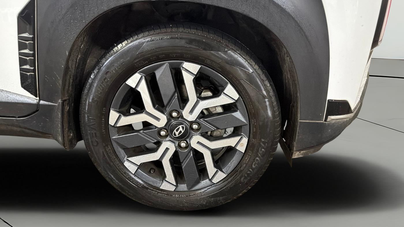 2024 Hyundai EXTER SX 1.2 AMT DUAL TONE, Petrol, Automatic, 15,553 km, Right Front Wheel