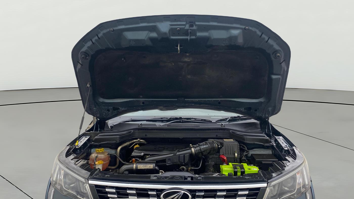 2020 Mahindra XUV300 W8 1.2 PETROL, Petrol, Manual, 80,760 km, Open Bonet