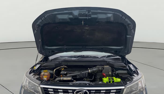 2020 Mahindra XUV300 W8 1.2 PETROL, Petrol, Manual, 80,760 km, Open Bonet