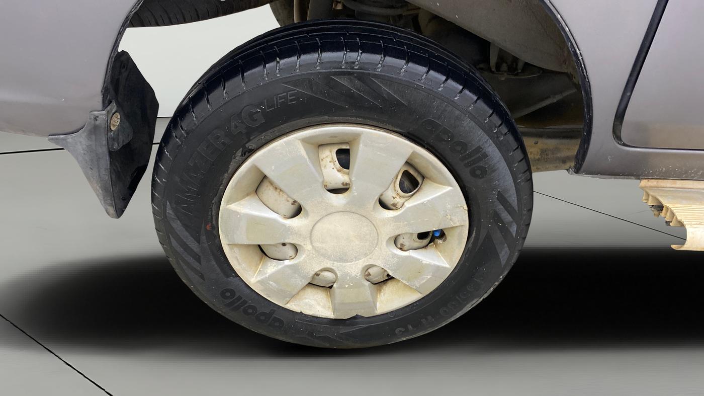 2013 Maruti Eeco 5 STR WITH A/C+HTR, Petrol, Manual, 77,474 km, Right Rear Wheel