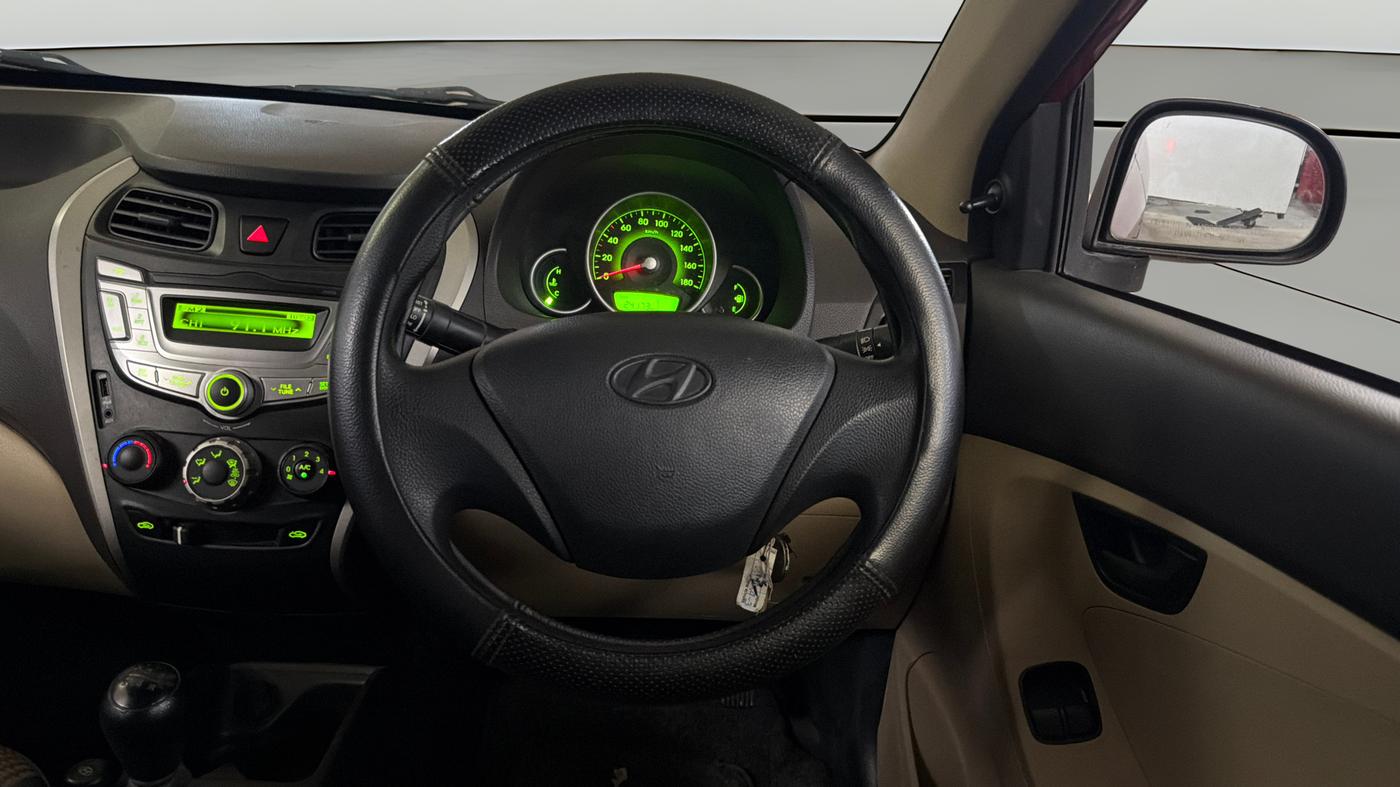 2014 Hyundai Eon MAGNA +, Petrol, Manual, 24,244 km, Steering Wheel Close Up