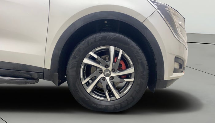 2022 Mahindra XUV700 AX 5 D MT 7 STR, Diesel, Manual, 33,379 km, Right Front Wheel