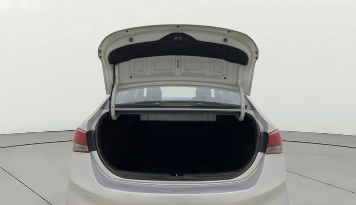 2017 Hyundai Verna 1.6 EX CRDI, Diesel, Manual, 1,33,554 km, Boot Door Open