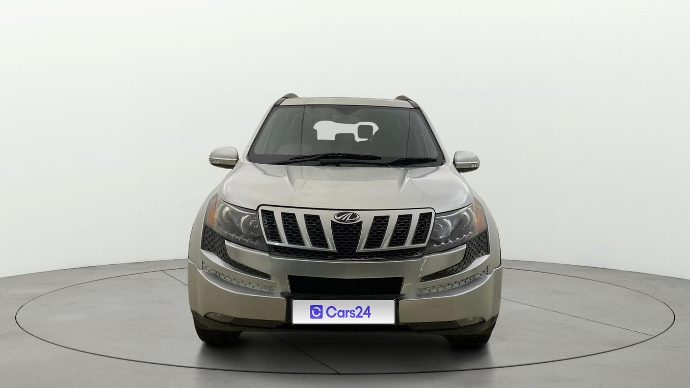 2015 Mahindra XUV500 W8, Diesel, Manual, 1,20,724 km, Front
