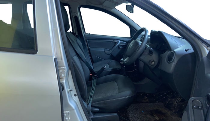 2015 Renault Duster 85 PS RXE DIESEL, Diesel, Manual, 1,18,770 km, Right Side Front Door Cabin