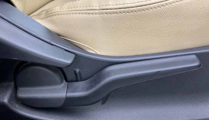 2020 Honda City 1.5L I-VTE V CVT, Petrol, Automatic, 37,404 km, Driver Side Adjustment Panel