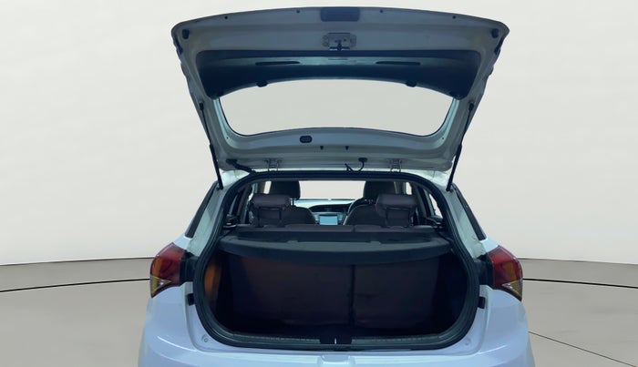 2016 Hyundai Elite i20 ASTA 1.4 CRDI, Diesel, Manual, 1,00,375 km, Boot Door Open