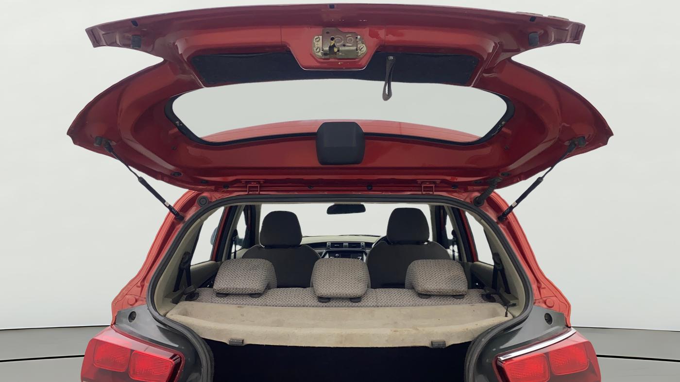 2016 Mahindra Kuv100 K6 PLUS D 5 STR, Diesel, Manual, 1,06,363 km, Boot Door Open